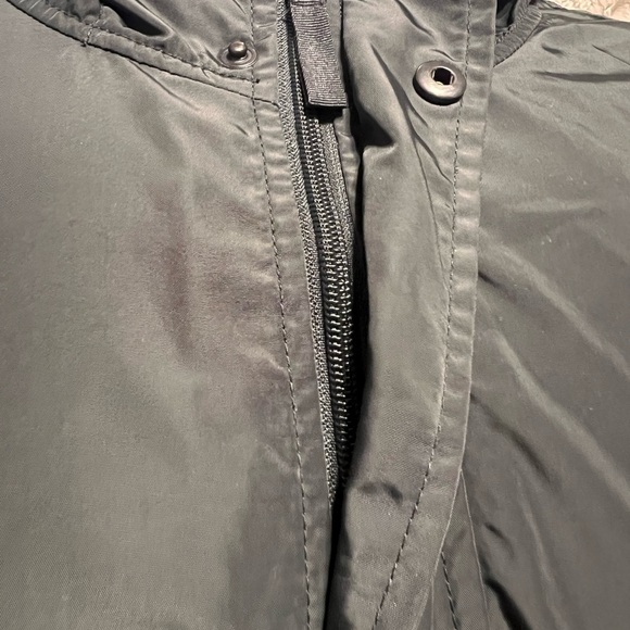 RVCA Men's Black, Maroon, and Olive Windbreaker Sz/XL - Picture 6 of 16